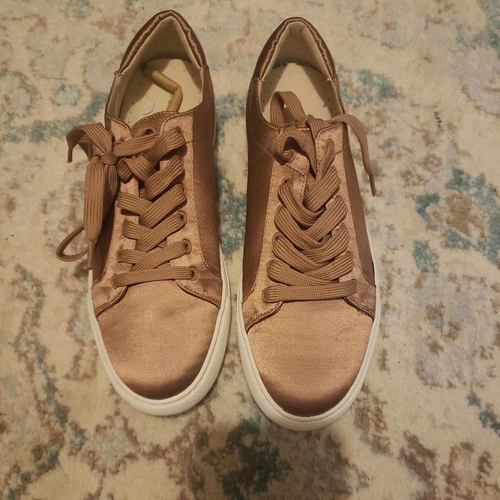 Kenneth Cole Sz 7.5 KAM Blush Pink Satin Sneakers